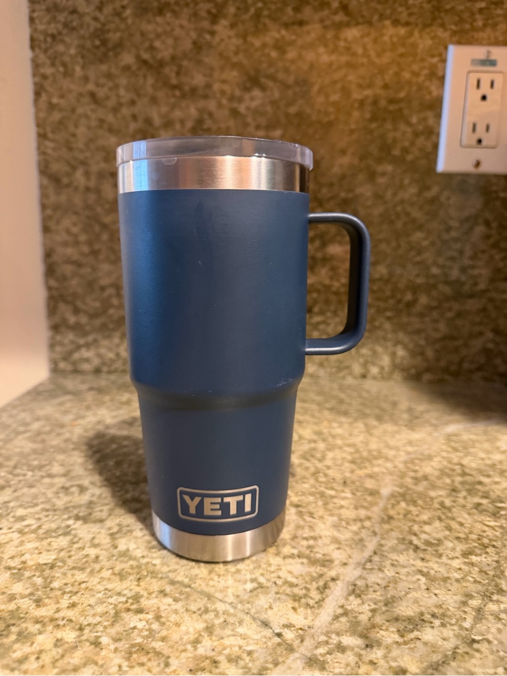 Yeti Rambler 20oz Travel Mug with extra Stronghold Lid